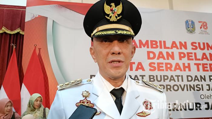 Arief-Moelia-Edie-resmi-dilantik-dan-diambil-sumpah-jabatan.jpg
