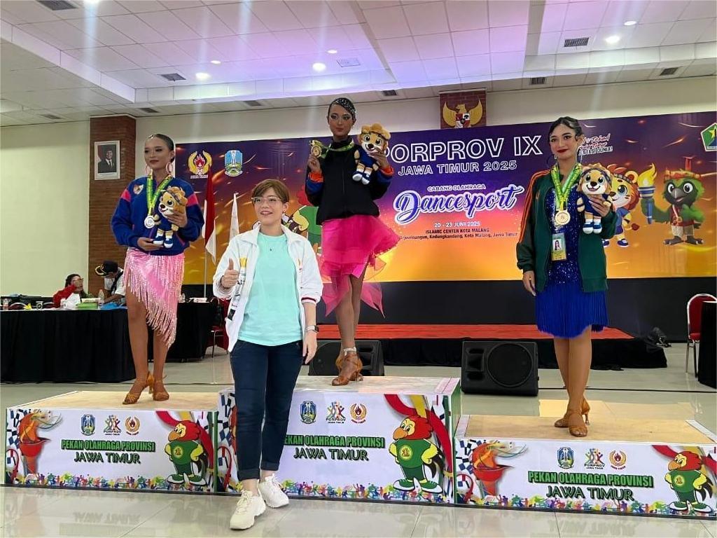 Atlet-Ikatan-Olahraga-Dansa-Indonesia-IODI-Kota-Batu-berhasil-memperoleh-empat-medali.jpg