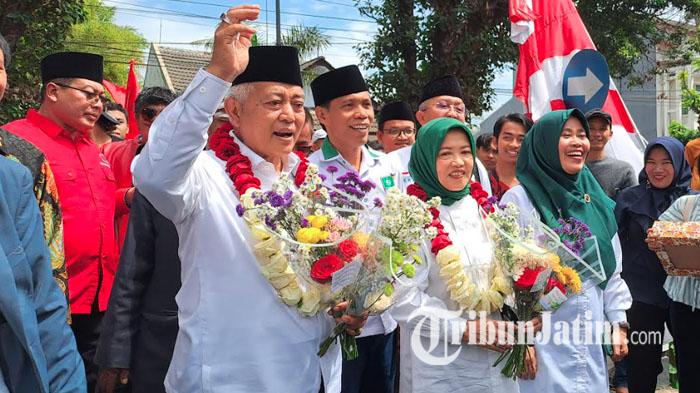 Bakal-Calon-Bupati-dan-Bakal-Calon-Wakil-Bupati-Malang-Sanusi-Lathifah-Shohib-mendaftar-ke-KPU.jpg