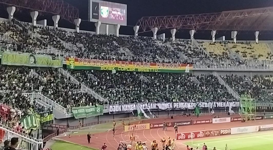 Pesan Khusus Aji Santoso pada Bonek Jelang Hadapi Bali United dalam Surabaya 730 Game