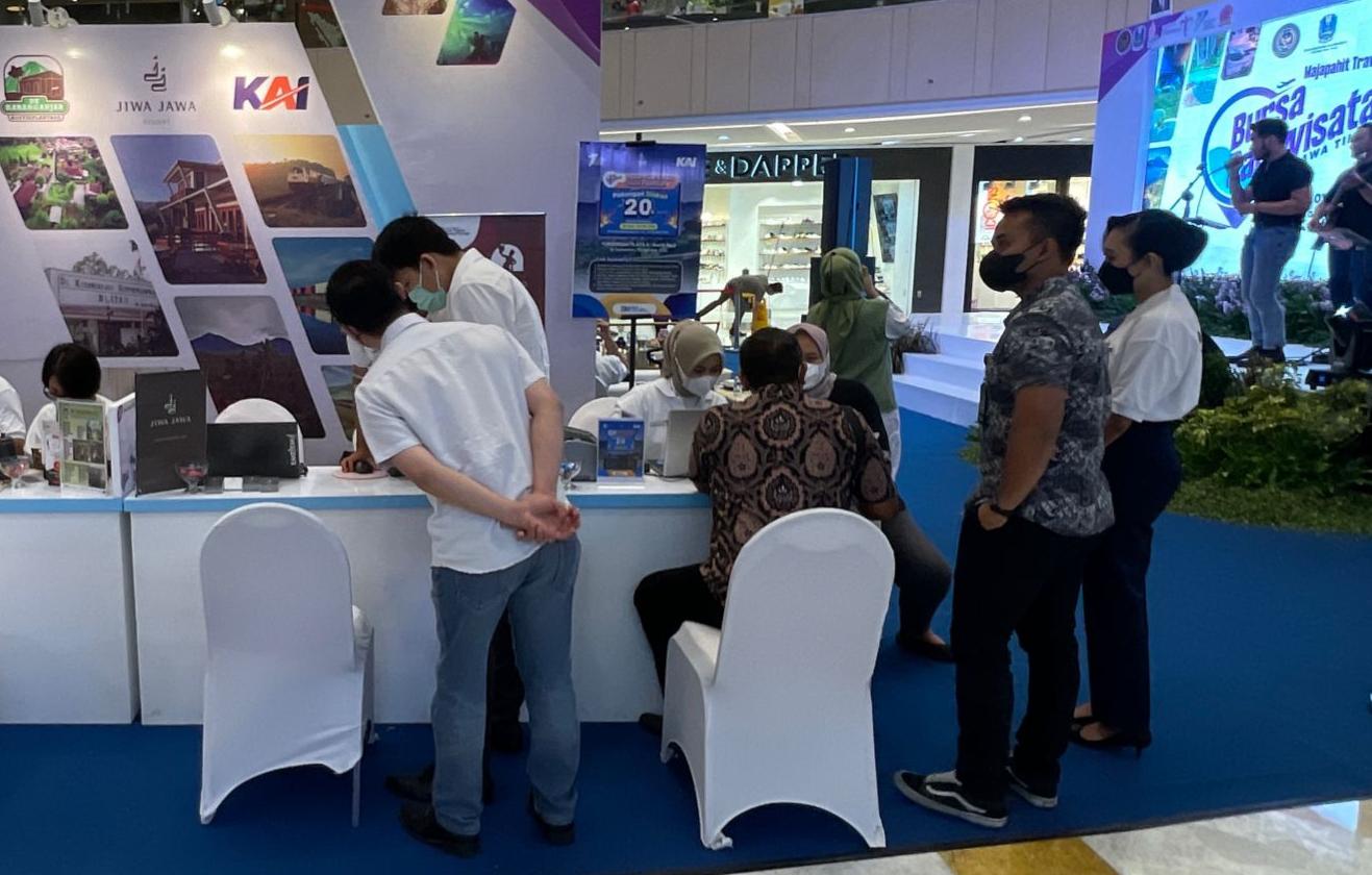 Beli Tiket Kereta Api di Majapahit Travelfair Tunjungan Plaza Surabaya Bisa Dapat Diskon 20 Persen