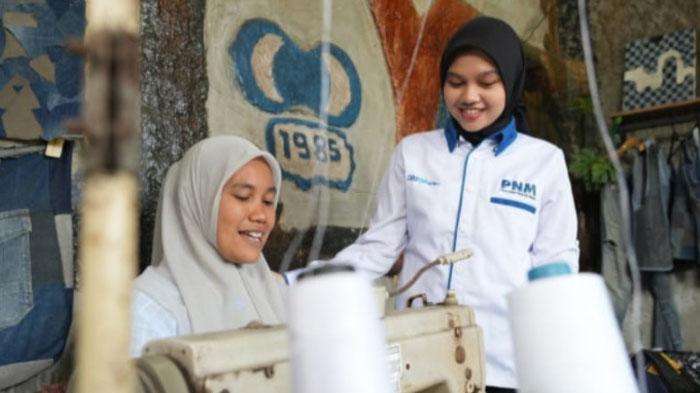 Bukan-Sekadar-Pekerjaan-Inilah-Arti-Menjadi-AO-PNM-bagi-Dua-Perempuan-Tangguh-Banyuwangi.jpg
