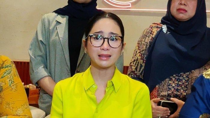 Bunga-Zainal-mengaku-trauma-dengan-investasi-usai-menjadi-korban-penipuan.jpg