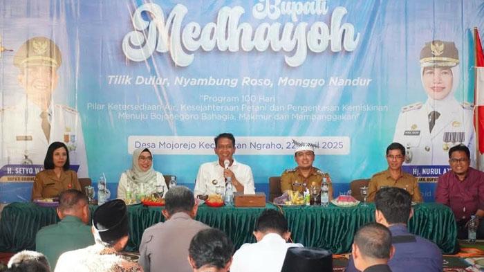 Bupati-Bojonegoro-Setyo-Wahono-blusukan-ke-salah-satu-rumah-warga-di-Desa-Mojorejo-Kecamatan-Ngraho.jpg