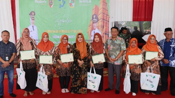 Bupati-Ikfina-Fahmawati-di-acara-peringatan-Hari-Koperasi-Indonesia-HKI-ke-77.jpg