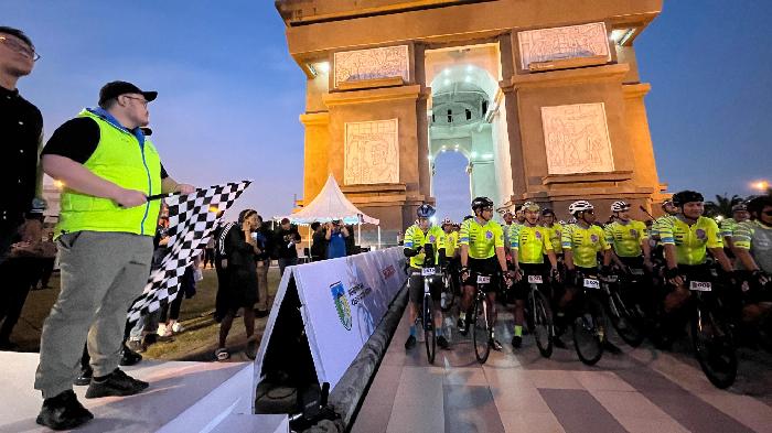 Bupati-Kediri-Hanindhito-berangkatkan-520-cyclist-Kediri-Dholo-KOM.jpg