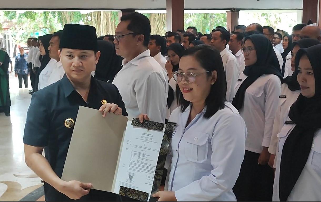 Lantik 992 ASN Trenggalek, Bupati Mas Ipin Minta Semua Pegawai Jadi Duta Pembangunan Daerah
