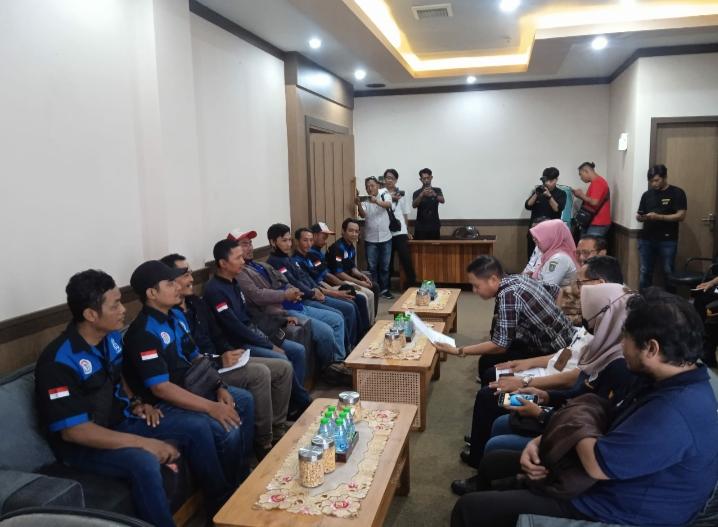 Buruh Jombang Siap Tempuh Jalur Hukum Jika Kenaikan UMK 2025 Tidak Sampai 6,5 Persen