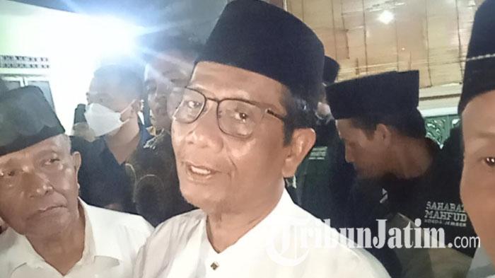 Calon-Wakil-Presiden-Mahfud-MD-saat-mengunjungi-Ponpes-Nurul-Qarnain-Sukowono-Jember1.jpg