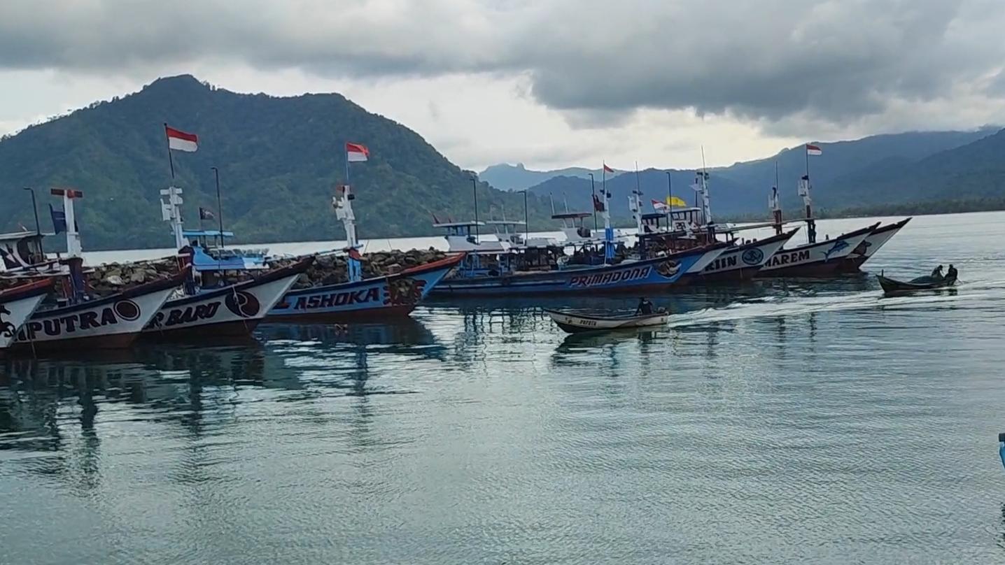 Gelombang Capai 5 Meter, Nelayan Prigi Trenggalek Menganggur Akibat Cuaca Buruk: Harusnya Panen Raya