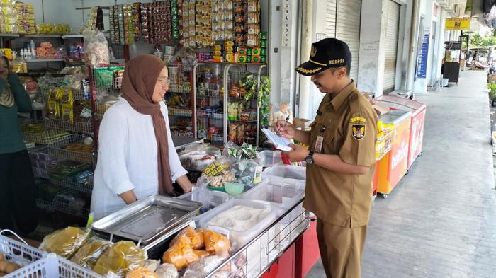 DKPP-Kota-Kediri-melakukan-monitoring-harga-komoditas-pangan-di-Pasar-Setono-BetekKediri.jpg