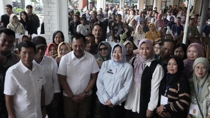 DPR-RI-dan-Badan-Gizi-Nasional-BGN-menggelar-sosialisasi-program-MBG-di-Tulungagung.jpg