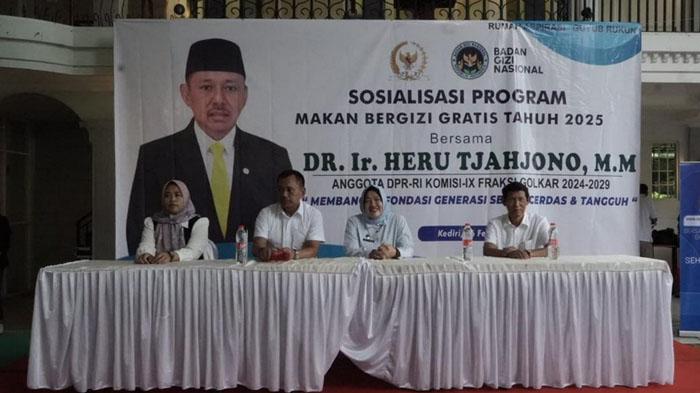 DPR-RI-dan-Badan-Gizi-Nasional-melakukan-sosialisasi-program-makan-bergizi-gratis.jpg