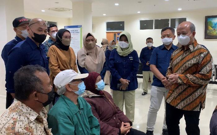 Direktur TI BPJS Kesehatan Tinjau Langsung Antrean Online RS HVA Kediri