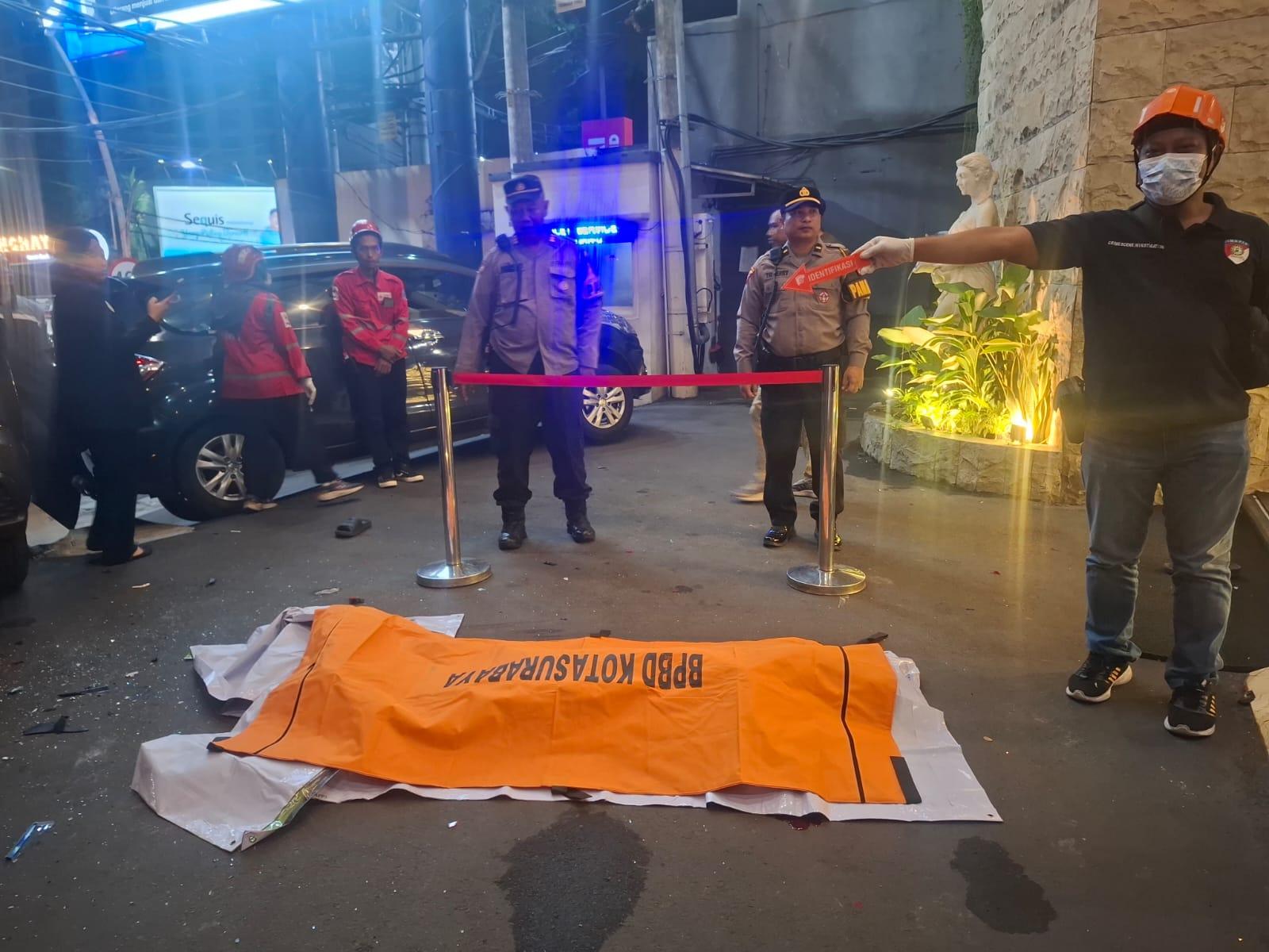 EVAKUASI-Petugas-gabungan-tiba-di-lokasi-mengevakuasi-jenazah-korban-Sabtu.jpg