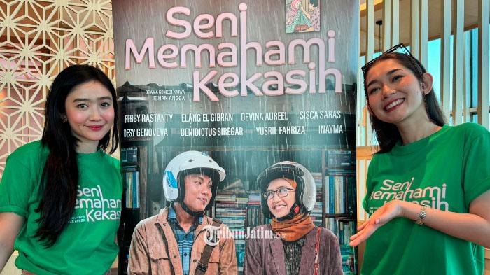 Fabby-Rastanti-kiri-bersama-Devina-Aureel-pemeran-Film-Seni-Memahami.jpg