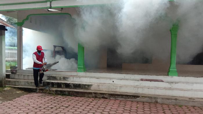 Fogging-Dilakukan-di-Desa-Karanganom-Kecamatan-Durenan-Trenggalek.jpg