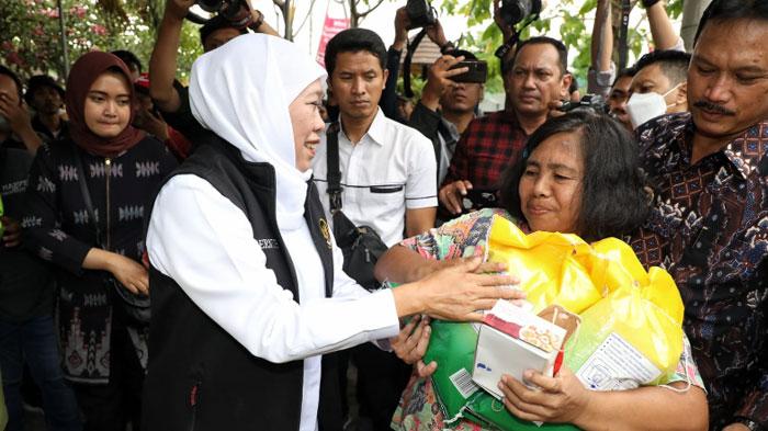 Gelar-Operasi-Pasar-Murah-di-Madiun-Gubernur-Khofifah-Ringankan-Beban-Masyarakat.jpg
