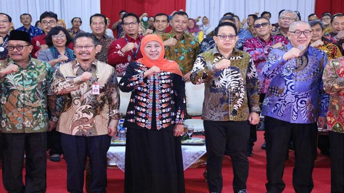 Gubernur-Jatim-Khofifah-Indar-Parawansa-secara-resmi-melaunching-Badan-Riset-dan-Inovasi-Daerah.jpg