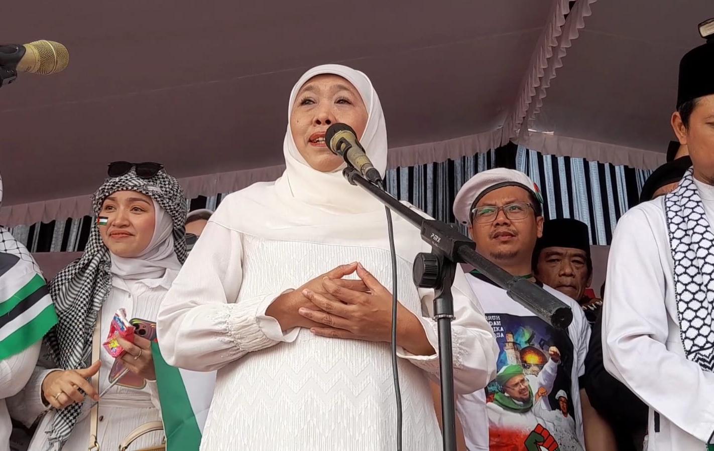 Gubernur-Jatim-Khofifah-Indar-Parawansa-turut-hadir-dalam-aksi-bela-Palestina.jpg