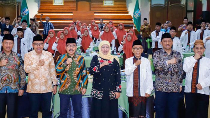 Gubernur-Jawa-Timur-Khofifah-Indar-Parawansa-melepas-50-kafilah-Jatim.jpg