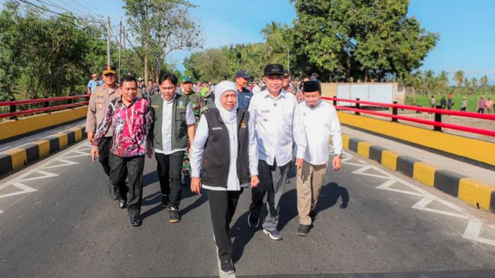 Gubernur-Jawa-Timur-Khofifah-Indar-Parawansa-meresmikan-penggantian-Jembatan-Besuk.jpg