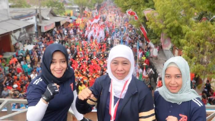 Gubernur-Khofifah-berangkatkan-peserta-Gerak-Jalan-Mojokerto-Surabaya.jpg