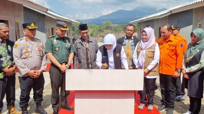 Gubernur-Khofifah-esmikan-hunian-tetap-huntap-Relokasi-Rumah-di-Bondowoso.jpg