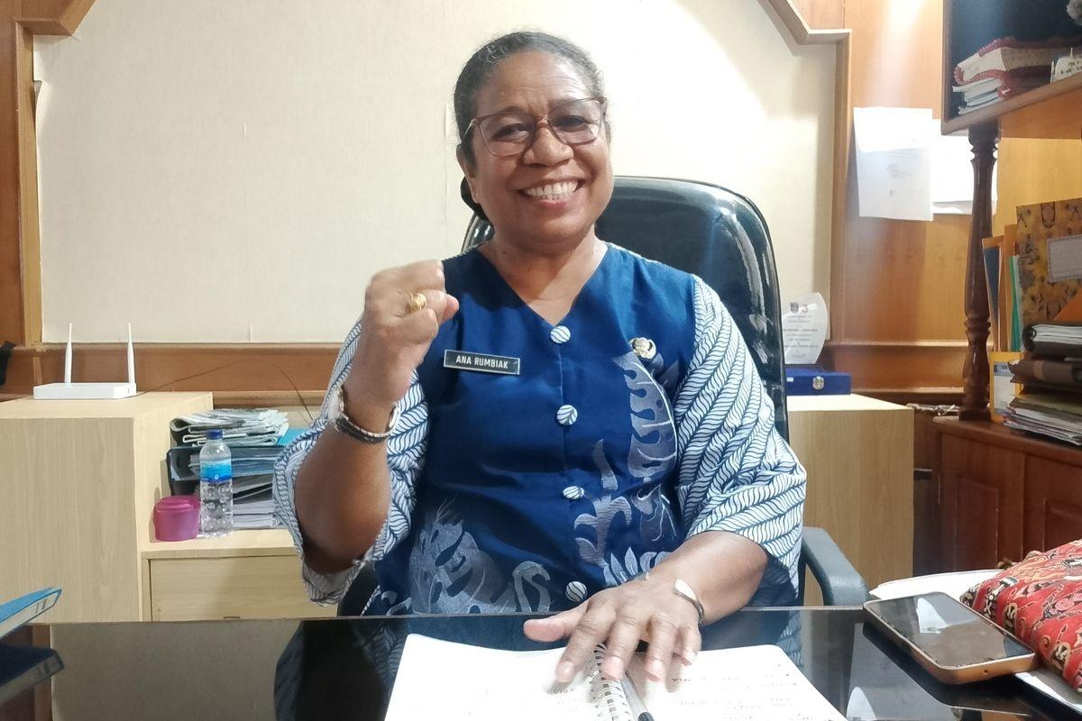 29 Tahun Mengabdi, Guru Ana Tak Keberatan Ngajar Anak-anak dengan Kondisi Spesial, Dipanggil 'Mama'