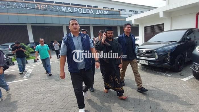 Dikhawatirkan Melarikan Diri, Gus Samsudin Dijemput Paksa Polda Jatim, Tetap Nyeker saat Diperiksa