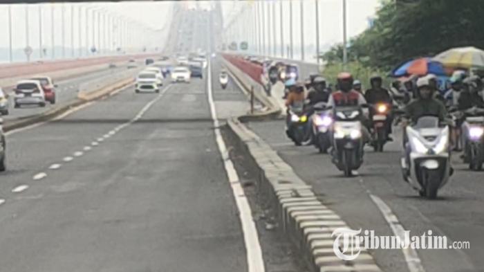H-3-Lebaran-Jembatan-Suramadu-terpantau-ramai-didominasi-pemotor.jpg