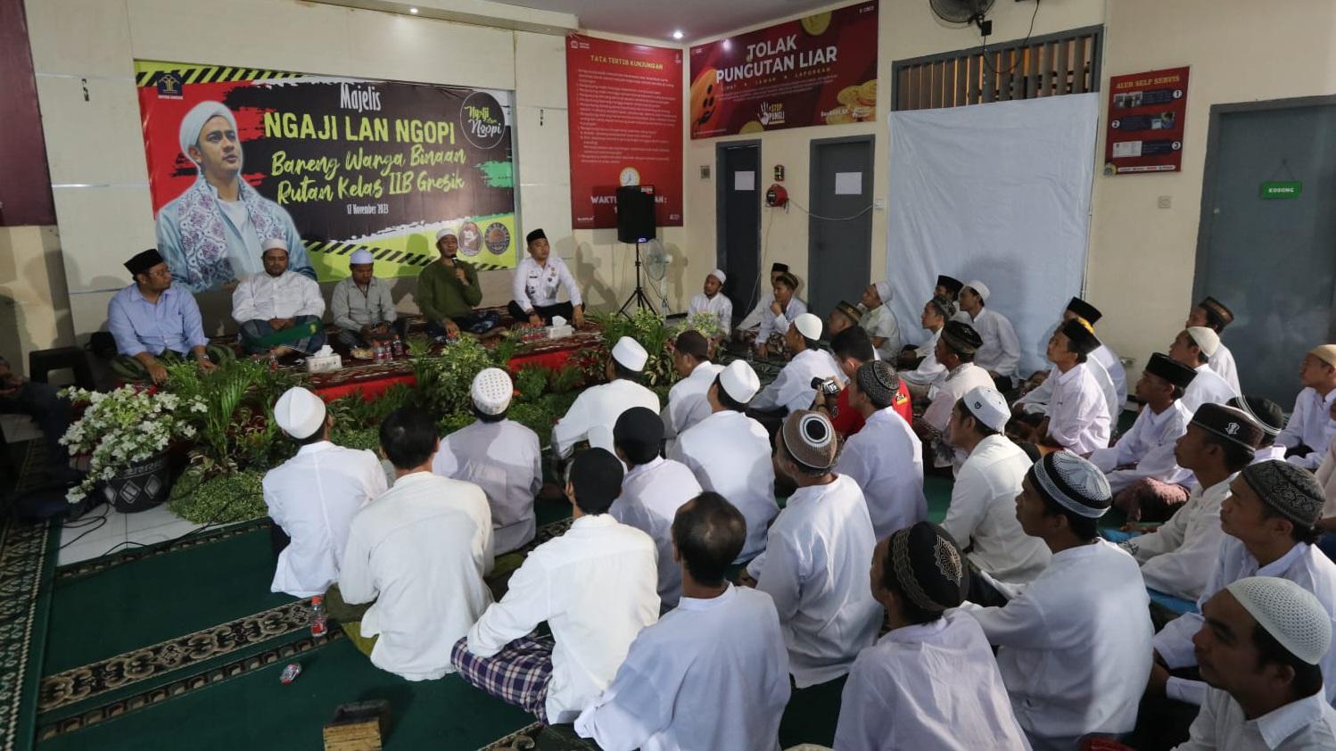 Habib Muhammad Assegaf Sholawatan Bareng Ratusan Warga Binaan Rutan Gresik