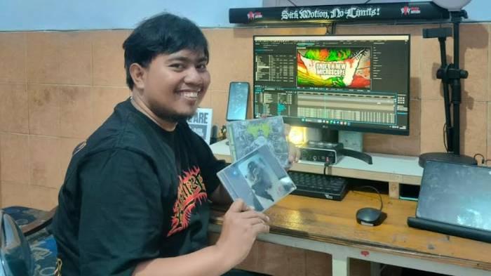 Dari Suka Musik Metal ke Pasar Global, Guru Jombang Ini Garap Video Lirik Band Dunia