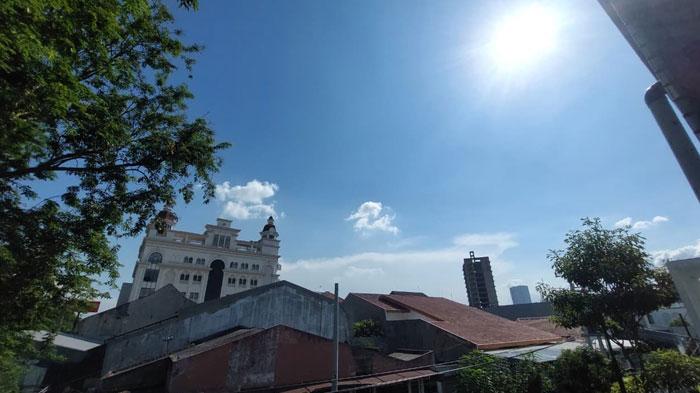 Ilustrasi-cuaca-terik-di-Surabaya-dan-Sidoarjo.jpg