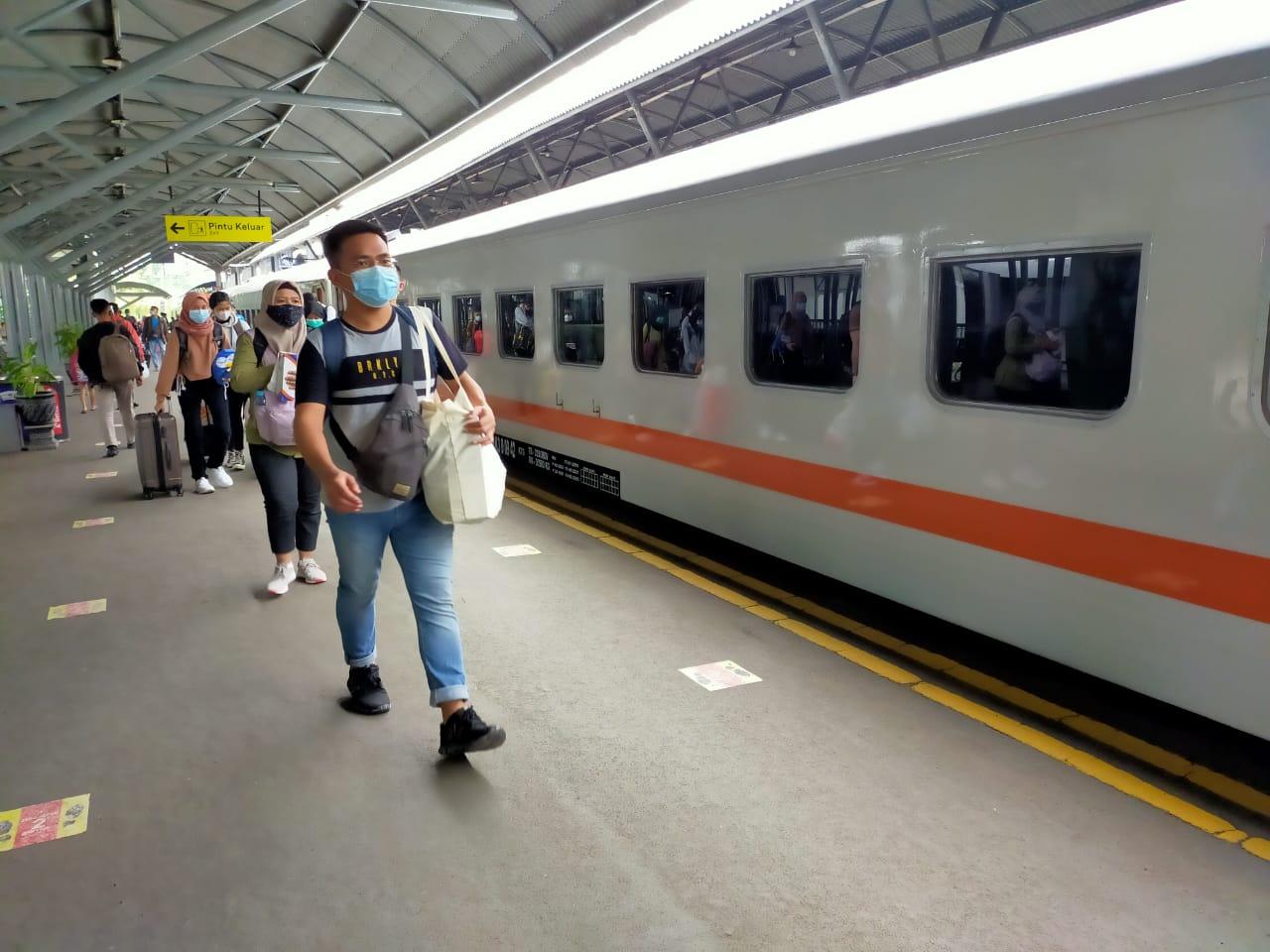 Jelang Mudik dan Libur Lebaran, Tiket KA di Stasiun Malang Sudah 80 Ribu Lembar Dipesan