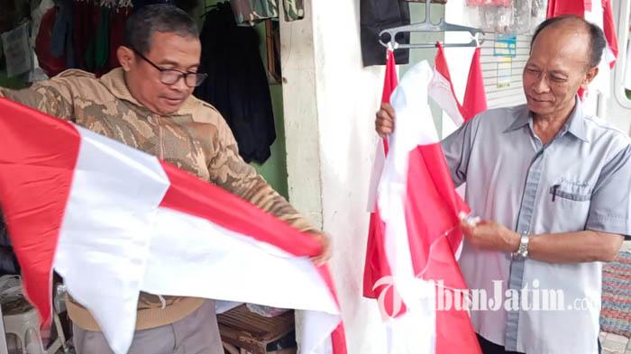 Jelang HUT RI ke-80, Pesanan Umbul-umbul di Tulungagung Turun, Bendera Merah Putih Stabil