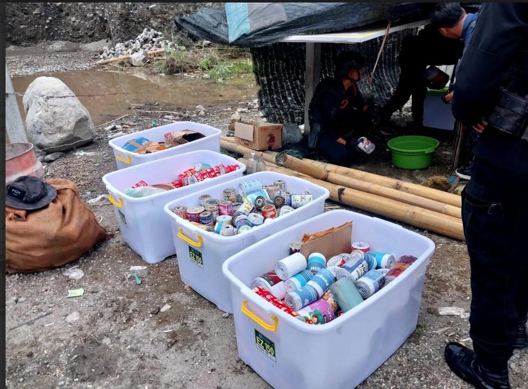 Cegah Bahaya Ledakan, Polres Kediri Musnahkan 17 Kg Bahan Peledak dan Petasan di Aliran Sungai Kelud