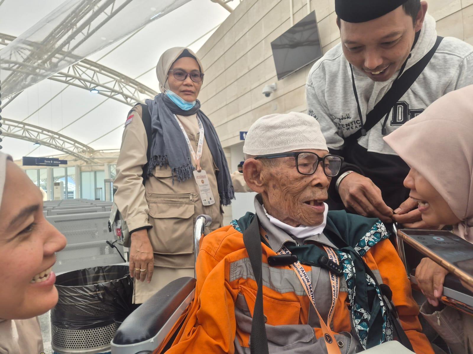Senyum Mbah Marjiyono di Tanah Suci, Semangat Haji di Usia 103 Tahun: Saya Cuma Ingin Ibadah