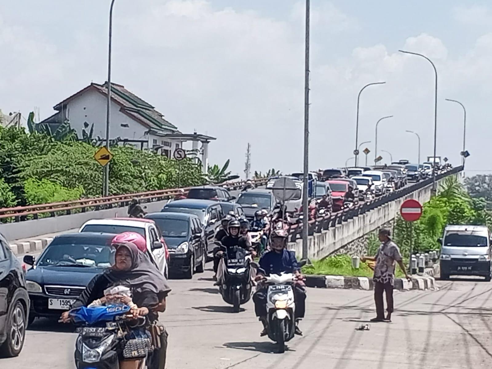 Jembatan-Layang-Tembelang-Ploso-di-Kecamatan-ploso-jombang-padat-merayap.jpg