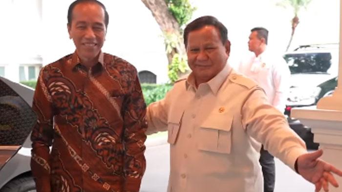 Joko-Widodo-dengan-Presiden-Prabowo-Subianto-Jokowi-bantah-isu-matahari-kembar.jpg