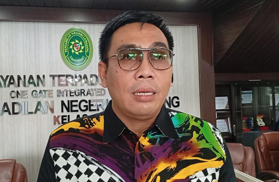 Juru-bicara-PN-Lumajang-I-Gede-Gandha-Wijaya-saat-dikonfirmasi-perihal-pelaksanaan-sidang.jpg