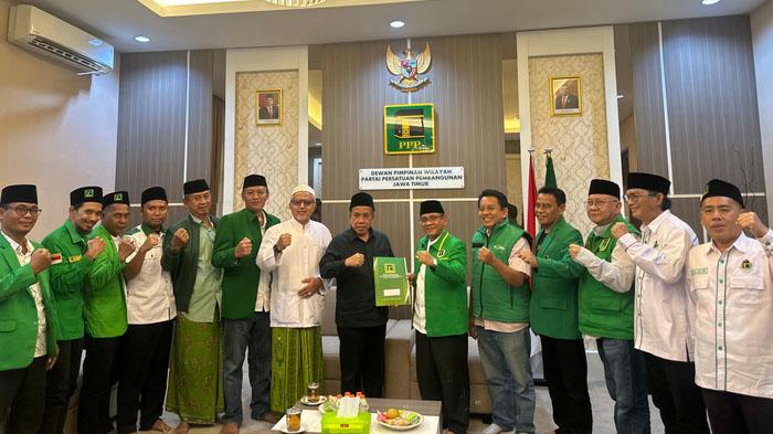 KH-Mujib-Imron-atau-Gus-Mujib-mendapatkan-rekomendasi-PPP-untuk-maju-Pilkada-Pasuruan-2024.jpg