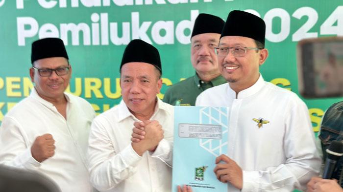 KH-Mujib-Imron-saat-ditemui-di-Kantor-DPC-PKB-Kabupaten-Pasuruan.jpg