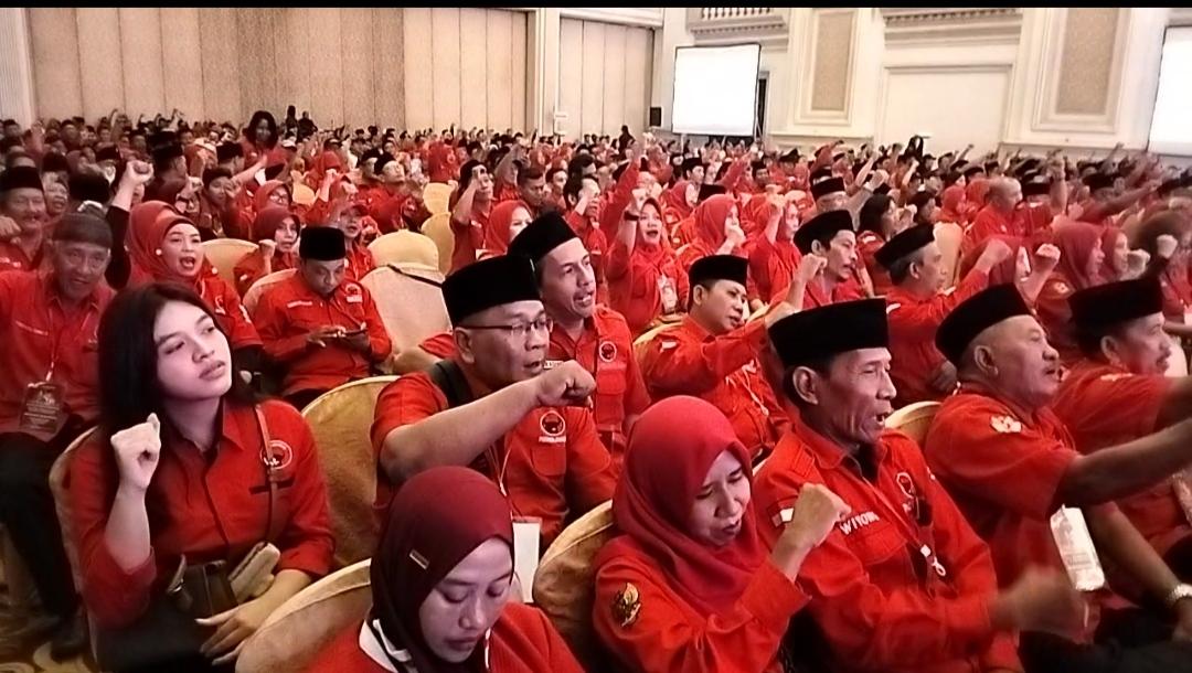 KONSOLIDASI-Ratusan-pengurus-anak-cabang-PAC-PDIP-Surabaya.jpg