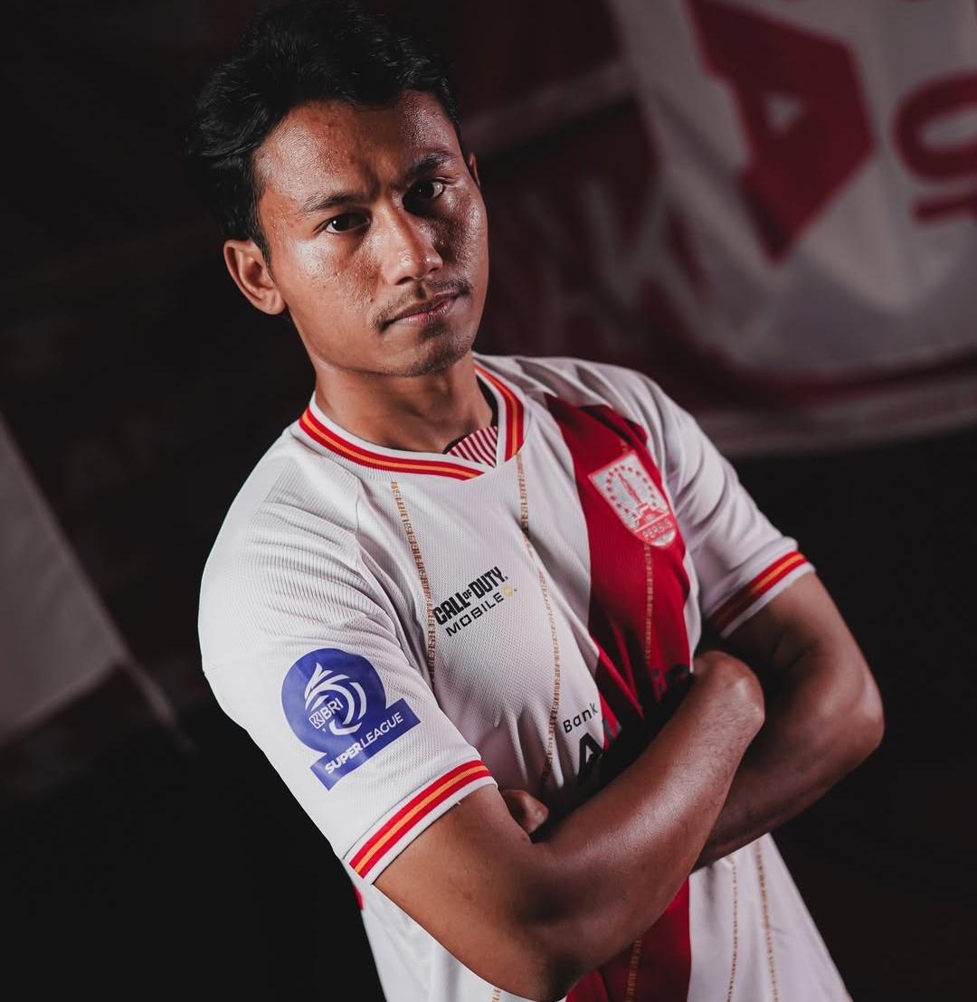 Kadek-Raditya-saat-diperkenalkan-menjadi-pemain-baru-Persis-Solo-untuk-putaran.jpg