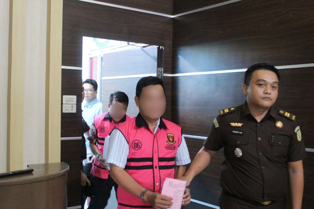 Kades-dan-Sekdes-yang-tega-ambil-dana-desa-jatah-warga-untuk-dikorupsi.jpg
