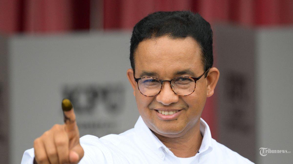 Kandidat-presiden-Anies-Baswedan-menunjukkan-jarinya-yang-berlumuran-tinta.jpg