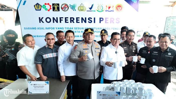 Polisi dan Kemendag Bongkar Importir Keramik Nakal di Surabaya, Bikin Negara Rugi Rp9,8 Miliar