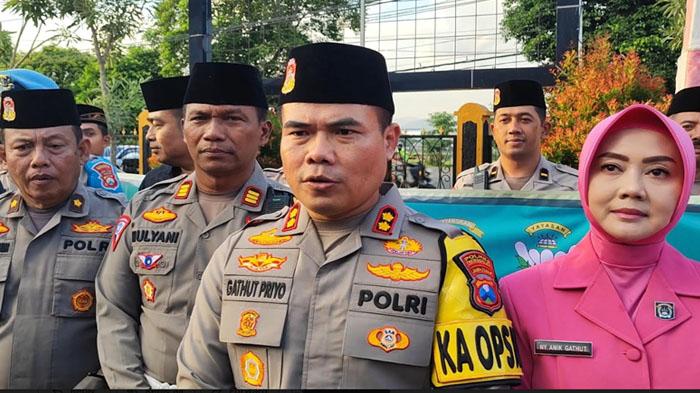 Kapolres-Trenggalek-AKBP-Gathut-Bowo-Supriyonosaat-diwawancarai.jpg