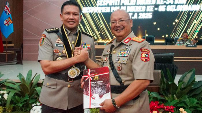 Torehkan Prestasi, Kombes Budi Hermanto Raih Dua Penghargaan di Yudisium Sespimti Polri ke-34 2025